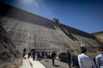 La obra de la presa de Castrovido tampoco termina en julio