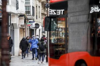 Calle Santander: 8 líneas de bus y más de 300 viajes al día