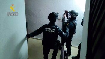 Tres detenidos por retener en 