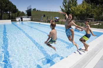 Poza adelanta el cierre de las piscinas por el mal tiempo