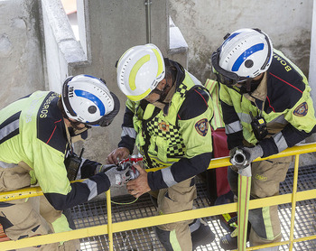 Burgos busca bomberos