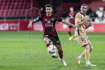 Alberto Reina, de aprendiz a timonel en el Mirandés