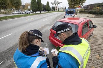 Detenido en Burgos por conducir con un carnet falso