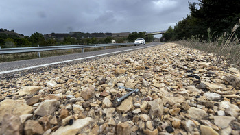 Seis kilos de clavos en la 'carretera de los pinchazos'