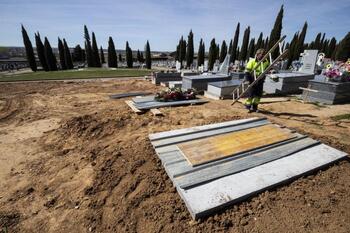 El cementerio de Aranda suma 3 empleados tras quedarse con 1
