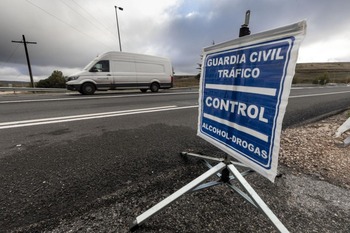 A Tráfico le preocupa el extendido uso del móvil al volante