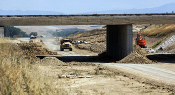 La A-12 acelera en verano, pero poco