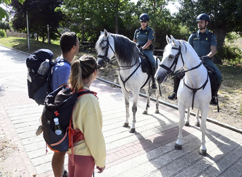 Patrullas a caballo para reforzar la seguridad en el Camino