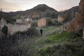 El oasis del verano no tapa la realidad de los 60 despoblados