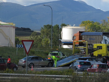 Tres heridos en un accidente en la entrada de Miranda