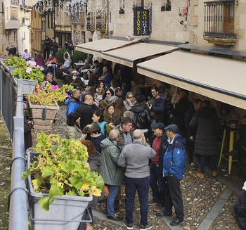 Los vecinos de Frías, contra el nuevo horario de terrazas