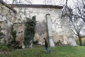 Villambistia trata de contener el daño «abismal» de su iglesia