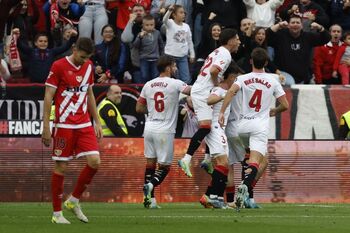 El Sevilla sufre pero gana al Rayo