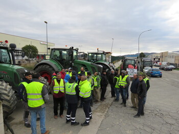 Los agricultores arrancan otra mañana de protestas en Miranda
