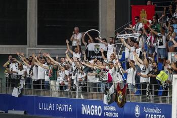 El Burgos pone a la venta 562 entradas para la visita a Riazor