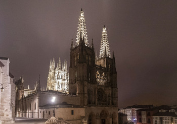 La Catedral prueba su nueva iluminación