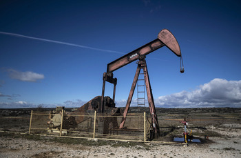 Procesan a 2 responsables del campo de petróleo de la Lora