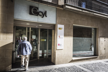 El desempleo baja en 3.902 personas en Castilla y León