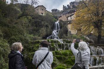 Cómo sostener el turismo de cascadas en Orbaneja y Valdelucio