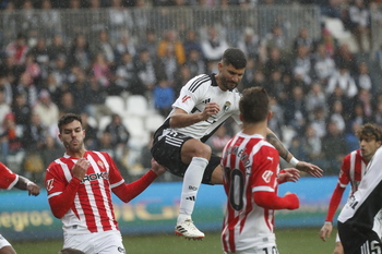 El Sporting agudiza el mal momento del Burgos CF