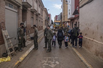 Militares destinados en Valencia por la DANA se intoxicaron