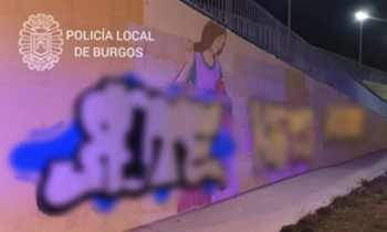 Pillan a 4 jóvenes pintando grafitis en la zona del Crucero