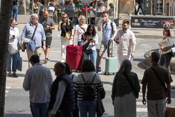 La migración subirá la población en España a 54,6 millones en 2074
