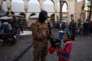 Toque de queda en el centro y el oeste de Siria