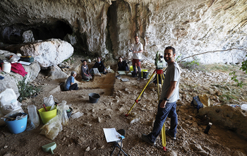 Un instituto alemán buscará ADN de neandertal en Cueva Kaite