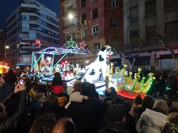 La cabalgata de Reyes anima las calles de Miranda