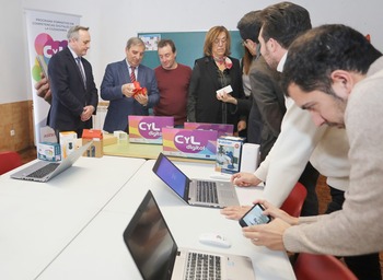 CyL Digital pone en marcha 5 aulas móviles en el medio rural