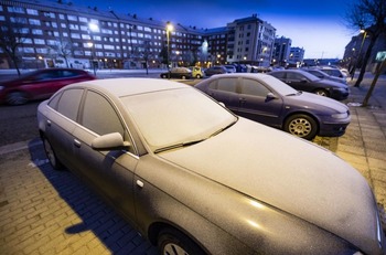 Una decena de caídas por hielo y falta de sal en las calles