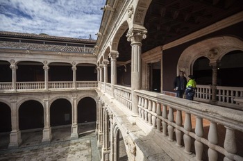 La falta de personal retrasa la obra del palacio de Peñaranda