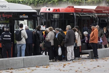 Los usuarios del bus piden tarifas bajas para las familias